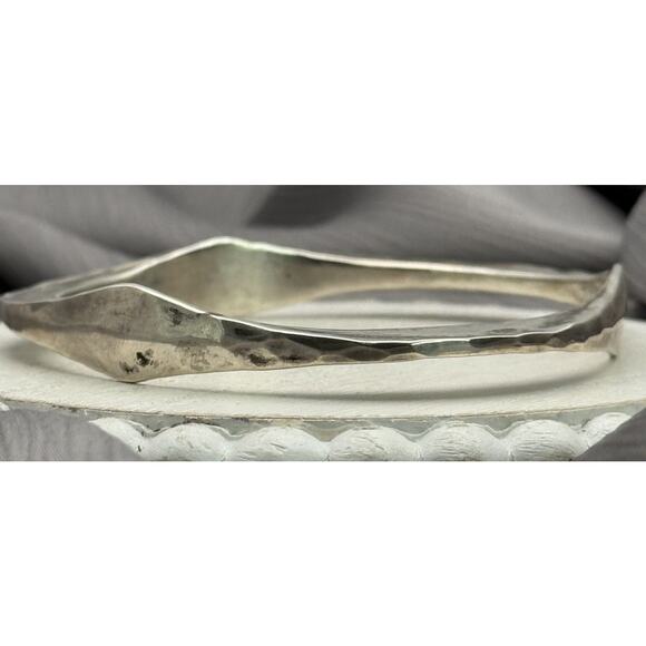 Retired James Avery Las Martilbalos Hammered Bangle Bracelet 39.76G/7.5in - Picture 4 of 8